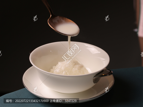 酸奶冰沙