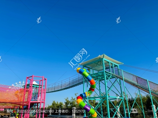 游樂場旋轉(zhuǎn)滑梯