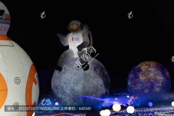 海傍水鄉(xiāng)行星博物館燈光秀