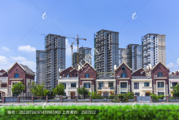 城市建設(shè)中的高樓和別墅