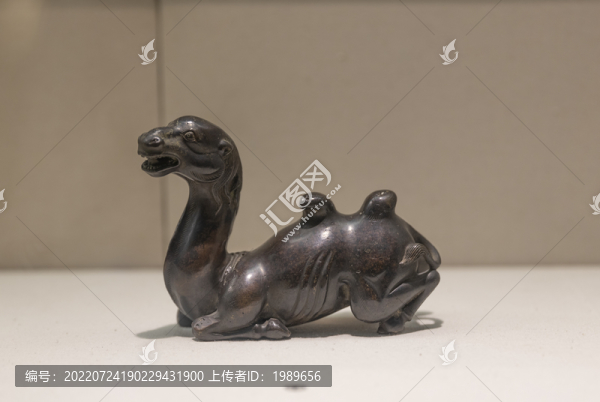 明代駱駝形銅筆架