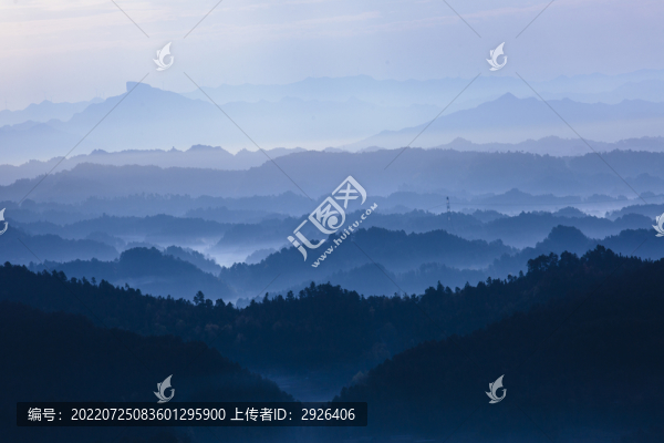 水墨遠(yuǎn)山