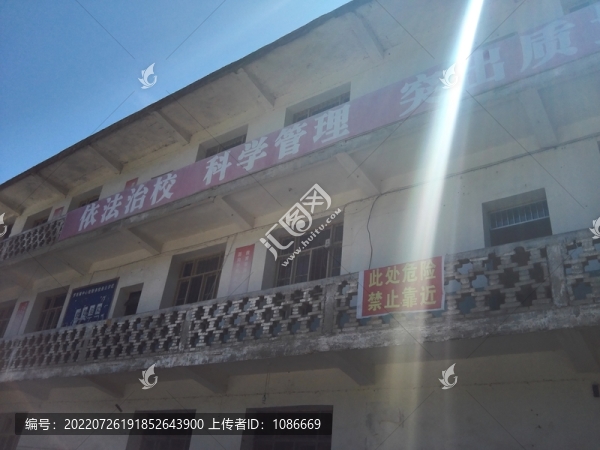 復(fù)古建筑風(fēng)景石墻舊學(xué)校小學(xué)