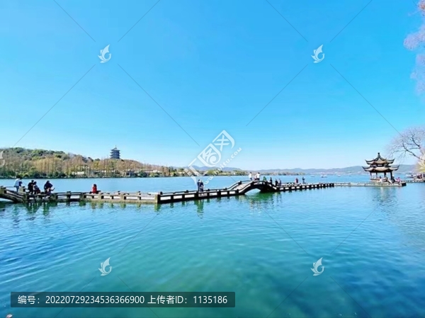 水面橋梁