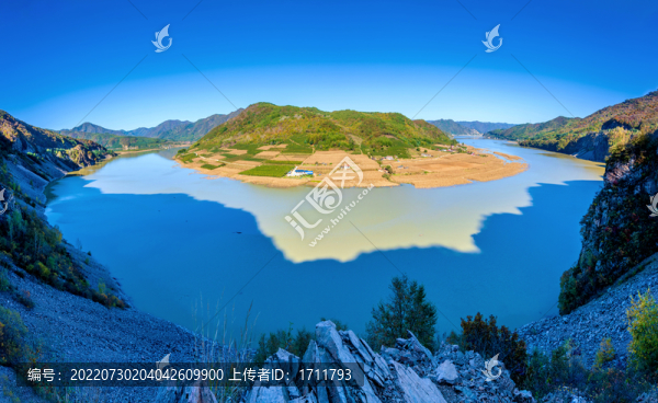 中國遼寧丹東渾江大轉(zhuǎn)彎風光