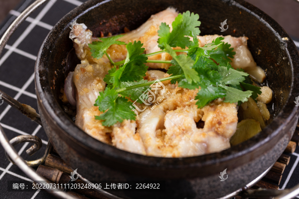 石窩沙姜焗魚(yú)腩