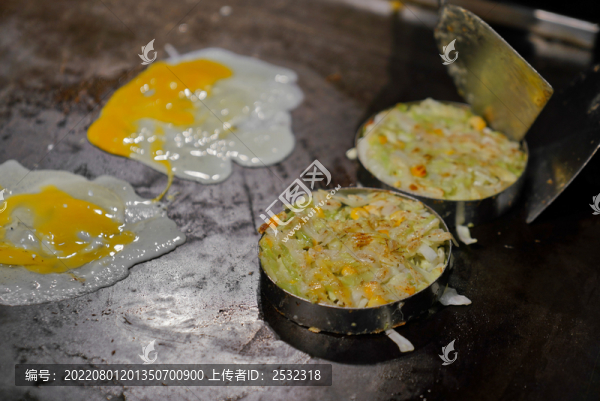 鐵板燒茄盒煎蛋大阪燒小吃街