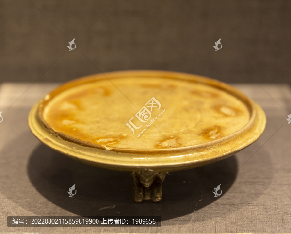西晉越窯青釉三足力士瓷硯