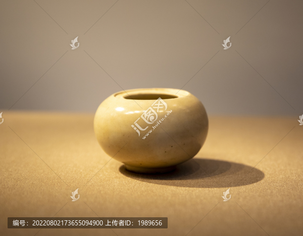 五代十國白釉瓷罐