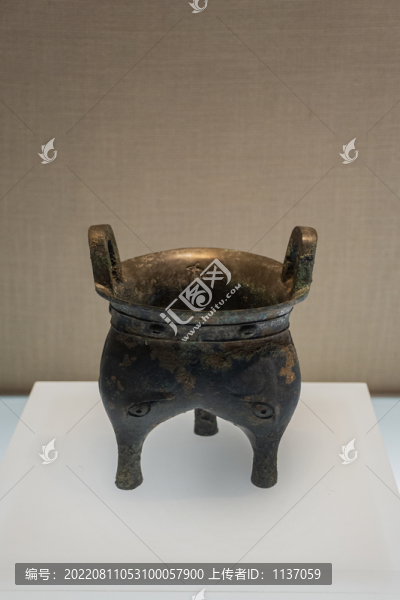 西周早期戈父工鬲
