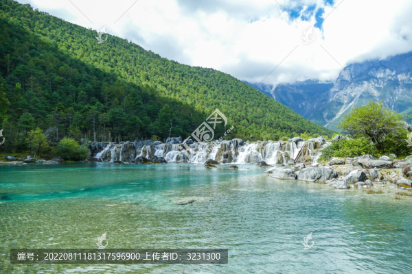 鏡潭湖