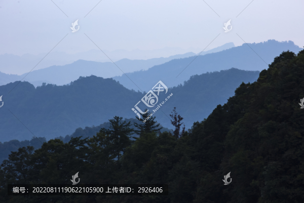 遠(yuǎn)山