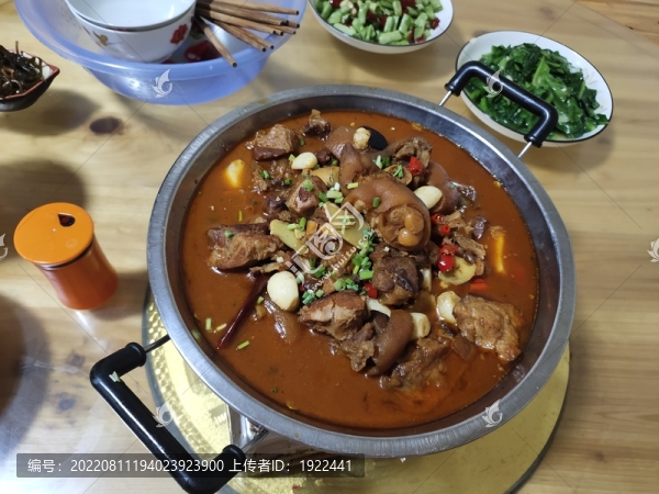 豬腳燉豆腐