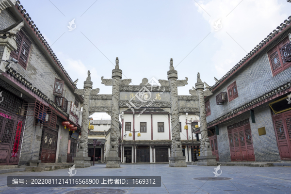 合肥三河古鎮(zhèn)景區(qū)萬年街牌坊