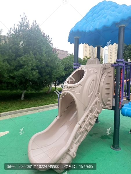 滑梯