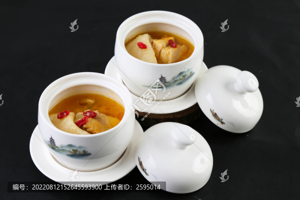 金湯花膠雞