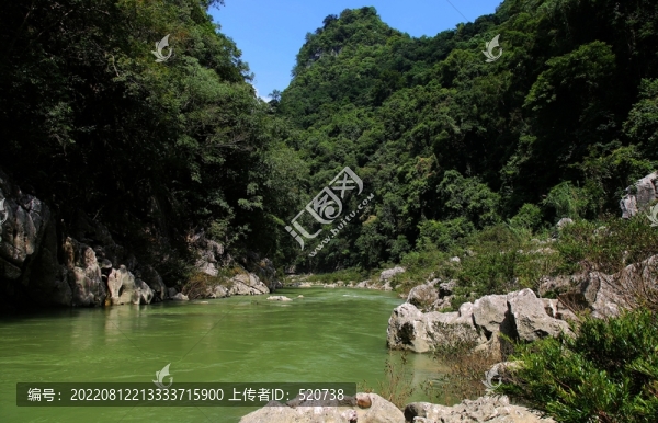 荔波山谷河流