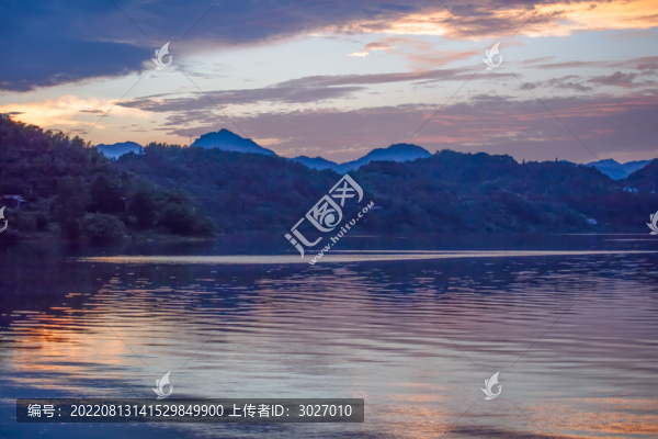 響洪甸水庫庫區(qū)夕照