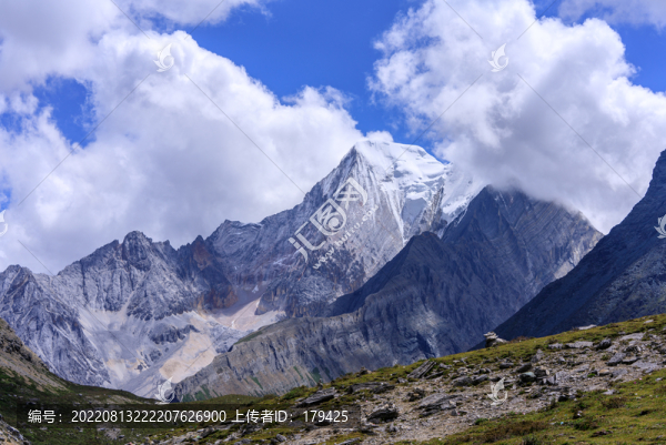 甘孜風光稻城亞丁雪山雪峰