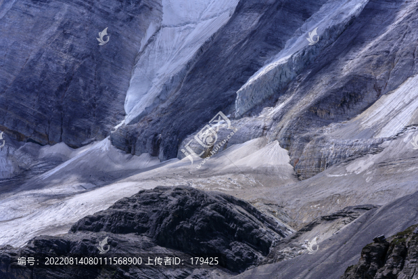 甘孜風(fēng)光稻城亞丁央邁勇雪山