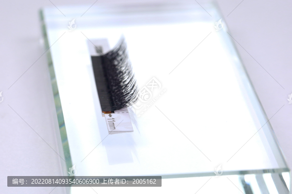 美睫黑假睫毛特寫