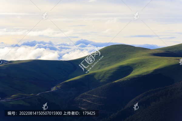 四川甘孜藏區(qū)高原草甸草原風(fēng)光