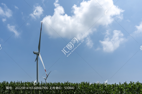 航拍田園田野風(fēng)力發(fā)電機(jī)
