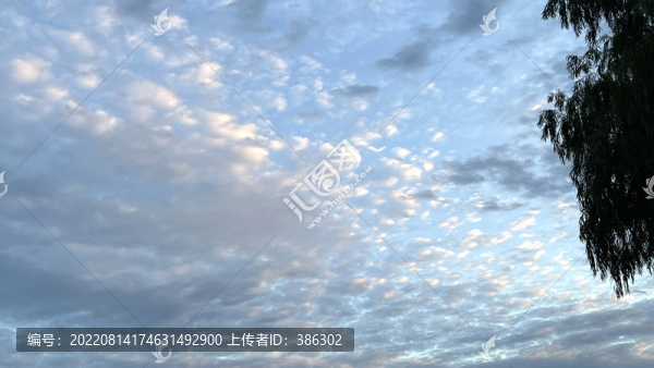 天空云霞