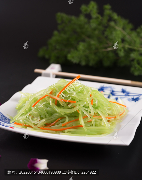 蒜茸炒萵筍絲