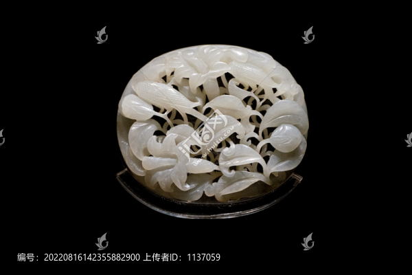 元代青白玉花鳥紋嵌飾