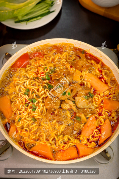 香辣肥腸面