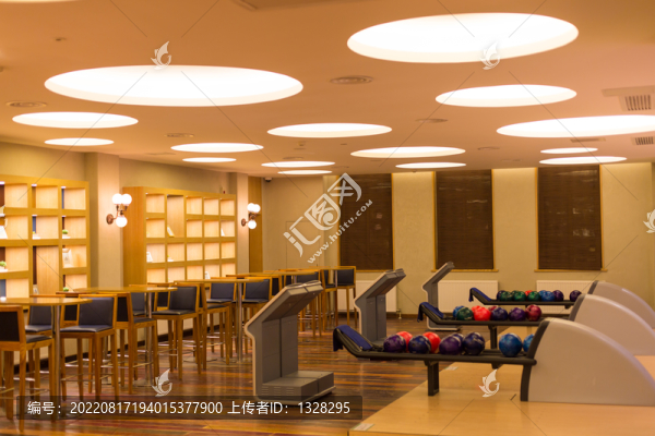 保齡球館