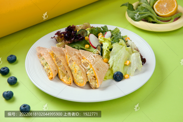 黑椒香腸雞蛋塔可Taco