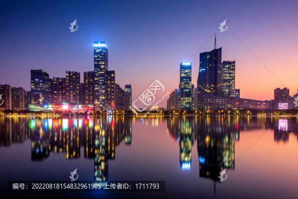 中國安徽合肥天鵝湖夜景風(fēng)光
