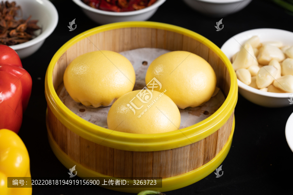 廣式蛋黃流沙包