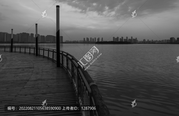 尹山湖的黎明