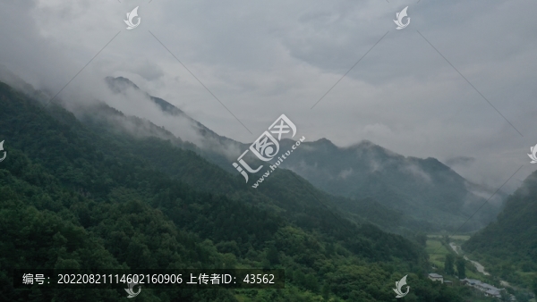 航拍秦嶺山脈自然風光