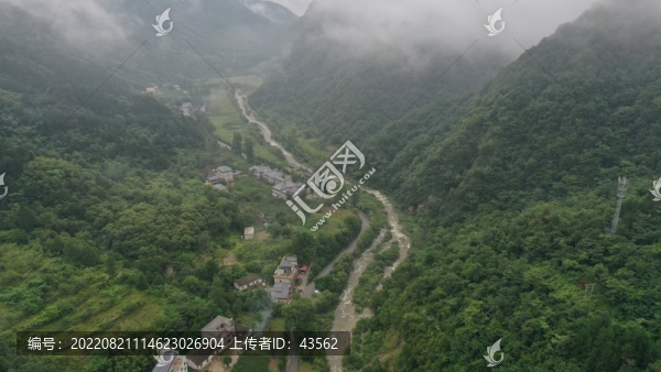 航拍秦嶺山脈自然風光