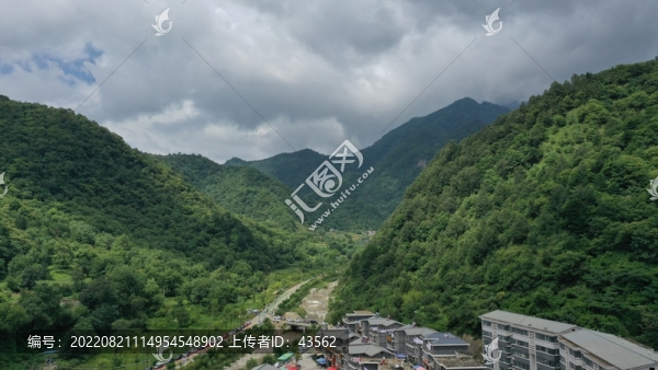 航拍秦嶺牛背梁終南山