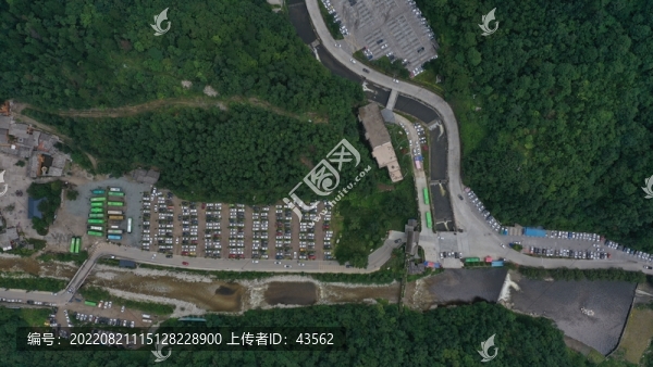 航拍秦嶺牛背梁終南山寨