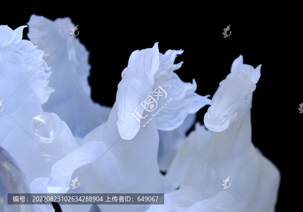八駿圖水晶雕刻件