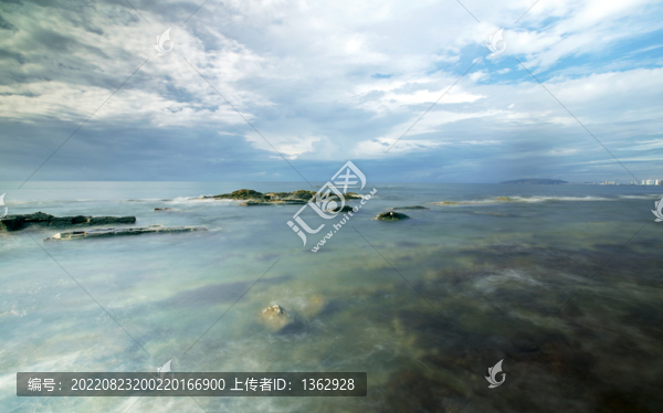 鹽洲島彩石灘風(fēng)光