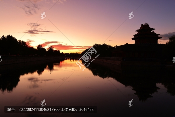 故宮角樓朝陽
