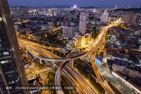 航拍青島道路交通夜景