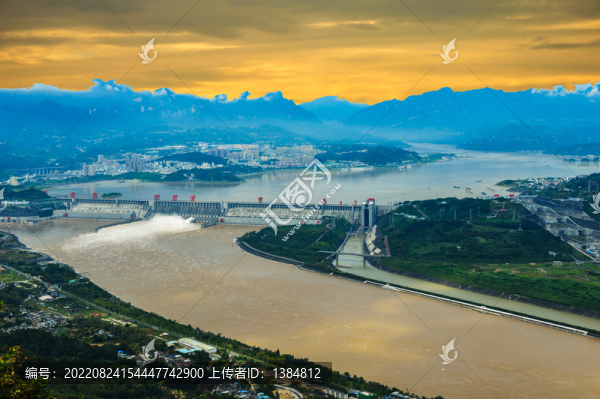 三峽大壩泄洪
