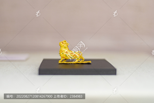 東漢掐絲鑲嵌金辟邪