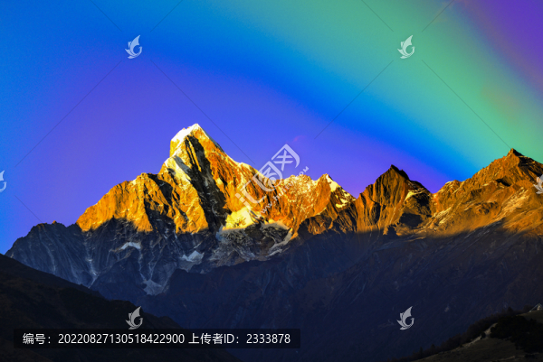 日照金山