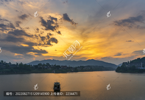 渠江霞光