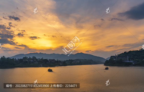 渠江霞光