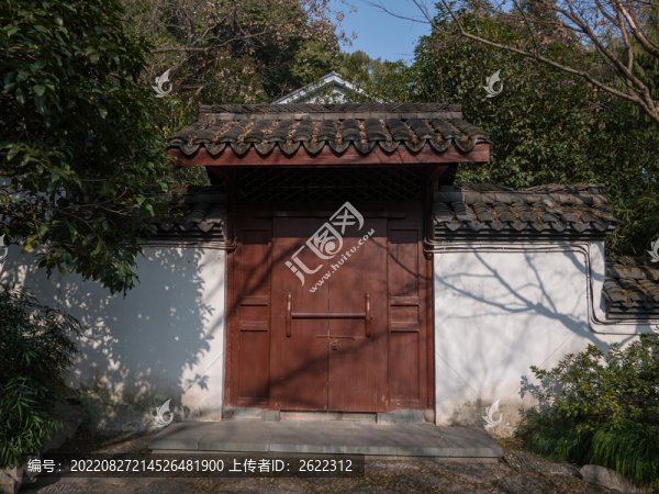 粉墻黛瓦庭院門